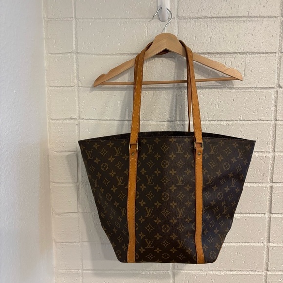 Louis Vuitton lv monogram shopping tote - Picture 3 of 16